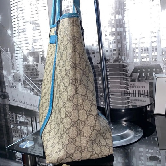 Authentic Gucci GG Shoulder Bag - Picture 13 of 17